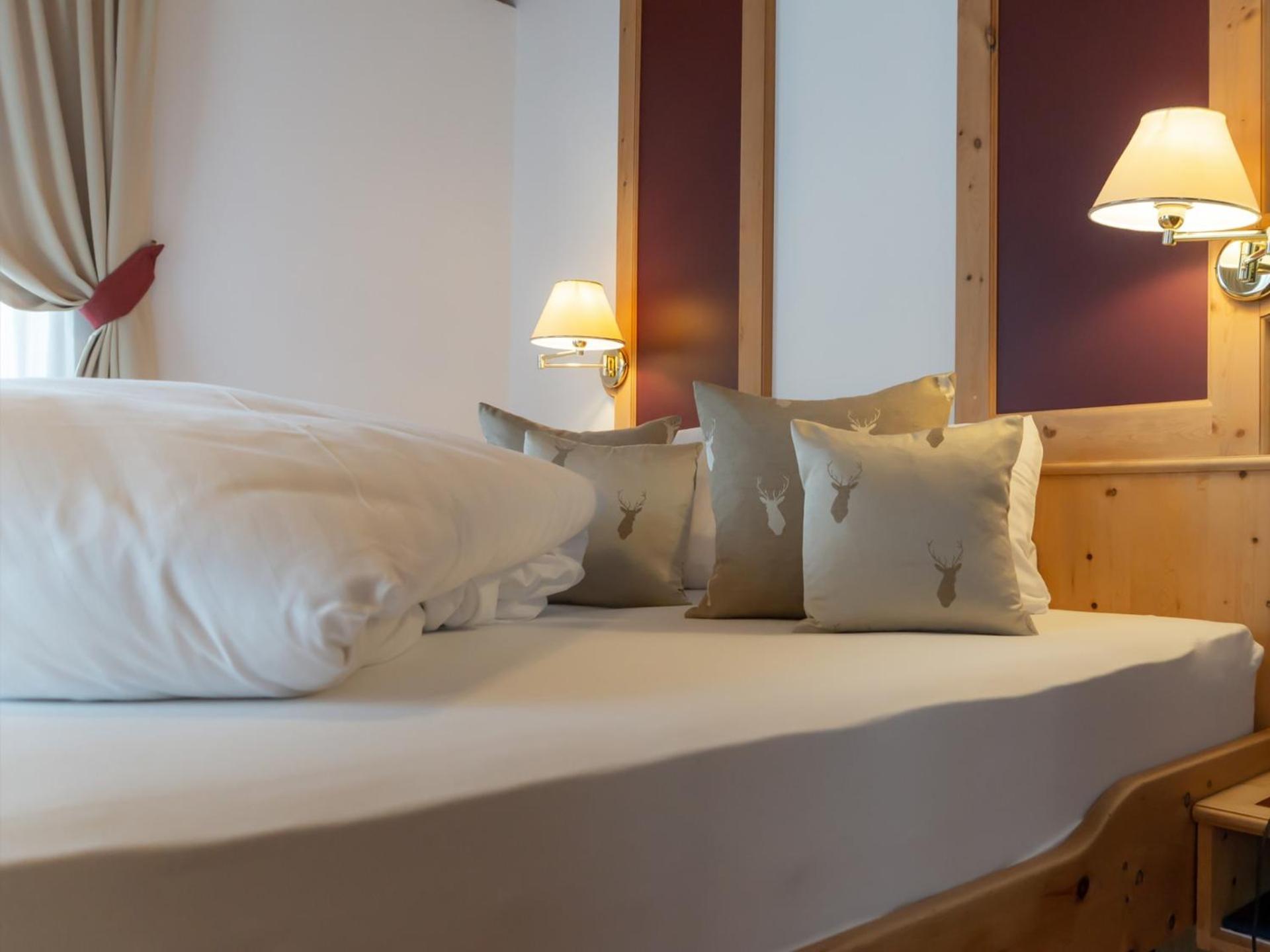 Hotel Astras Скуоль Экстерьер фото